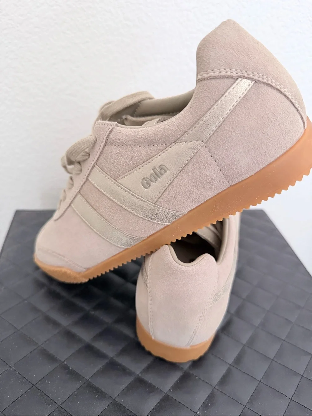 Gola Women's Beige Suede Sneakers with Gum Sole - Picture 5 of 5